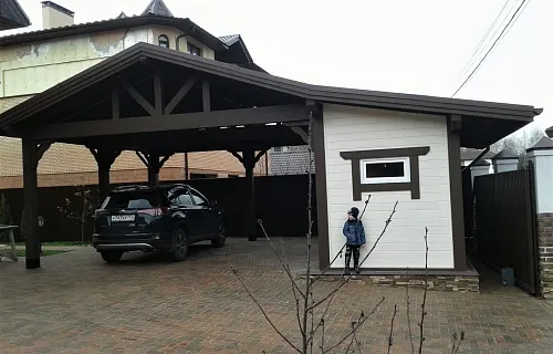 Навес для двух автомобилей с хозблоком КАРЕЛИЯ — Фото 2