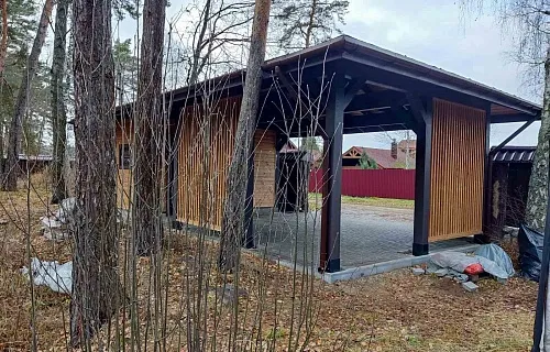Навес для двух машин с хозблоком ЛЕСНОЙ — Фото 3