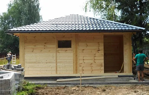 Деревянный навес для машин с хозблоком ЛИНКОЛЬН — Фото 3